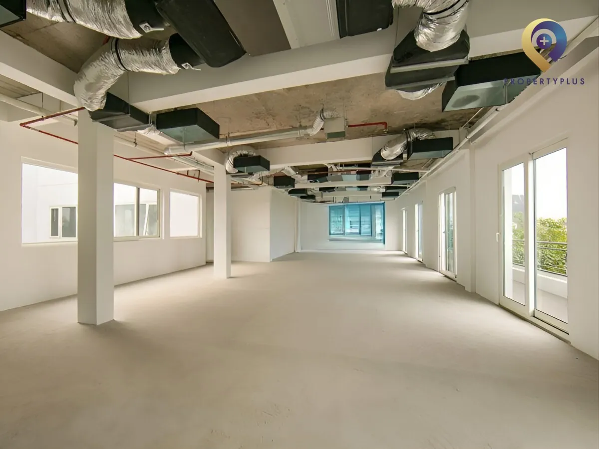 Diện tích văn phòng trống tại tòa nhà IDMC-Hoàn-Kiếm với không gian rộng rãi.